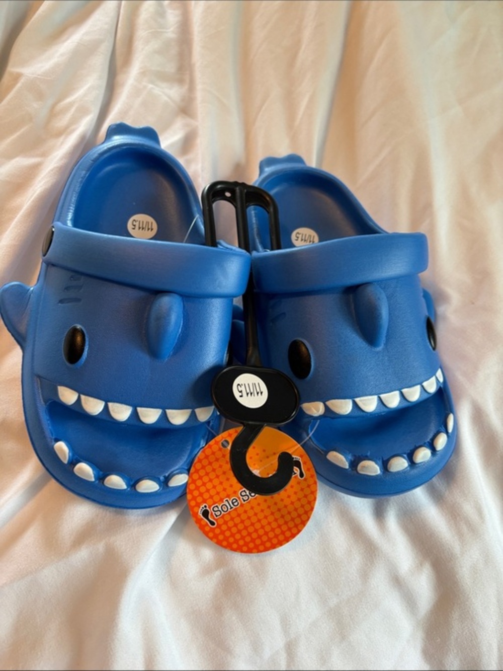 Sole Selection Kids 11/11.5 Blue Shark croc like  sandal shoes -NWT